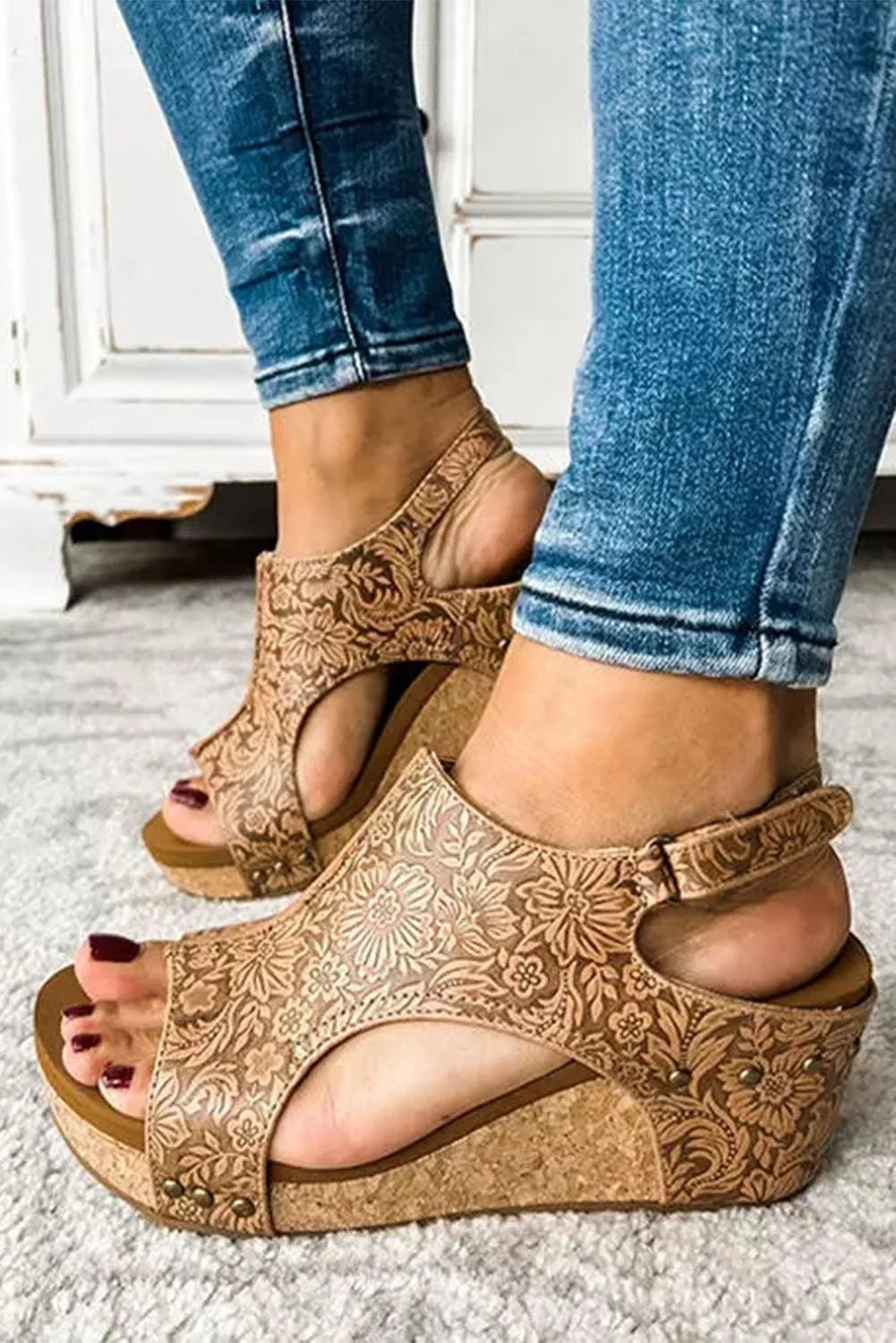 Brown vintage floral leather rivet hollowed platform sandals