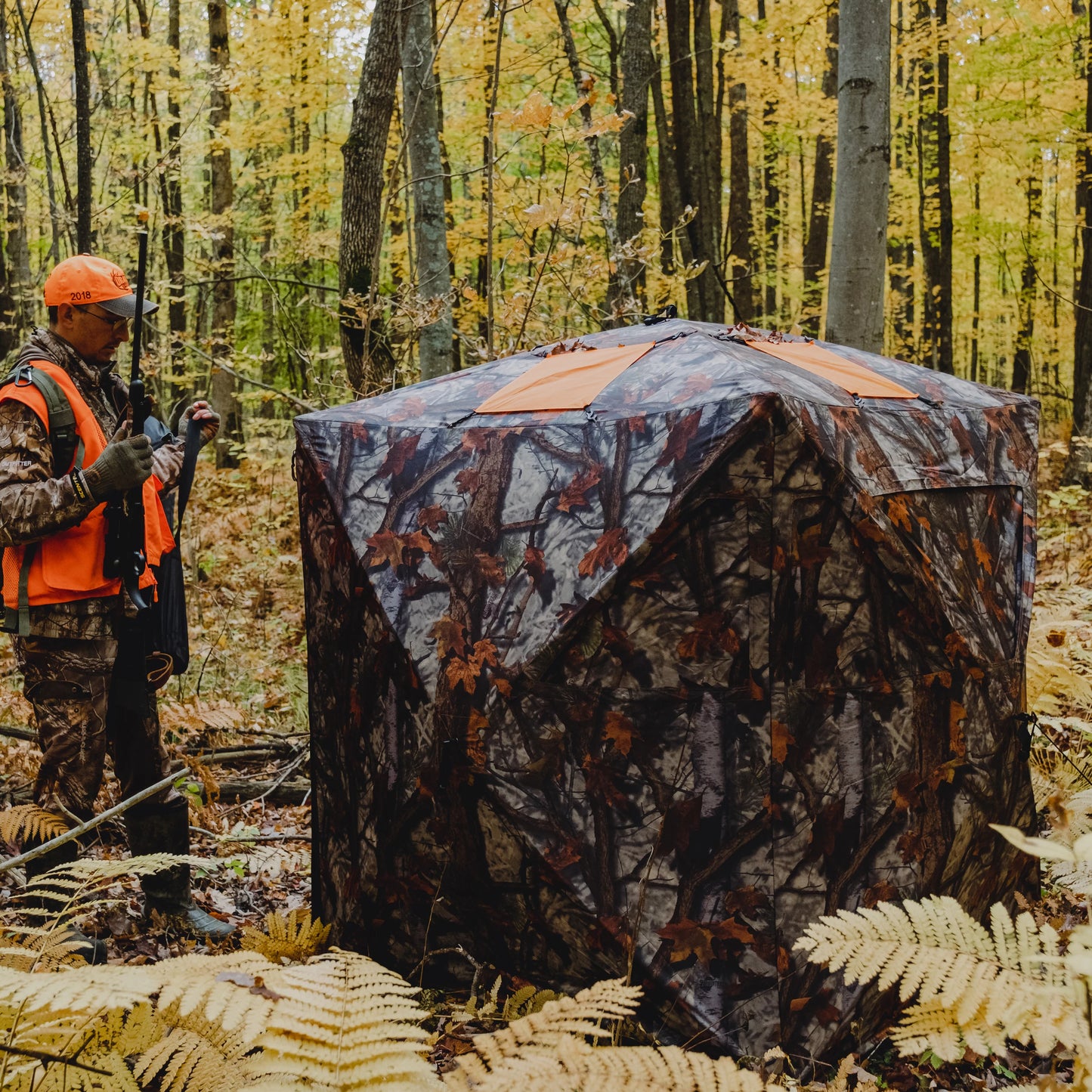 Barronett blinds® road runner, portable hub blind, 2-person, bloodtrail® woodland, rr200bt