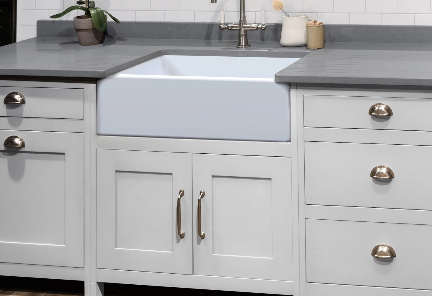 Zuhne ostia white farmhouse single bowl fireclay kitchen sink (30” reversible apron)